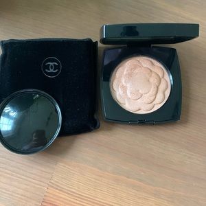 CHANEL RÊVE DE CHANEL (LE BLANC 2022) Highlighter (light rosy-beige)